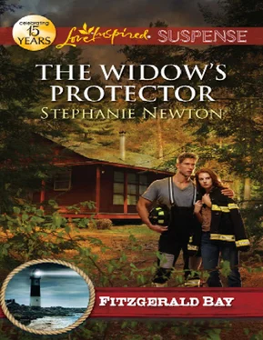 Stephanie Newton The Widow's Protector обложка книги