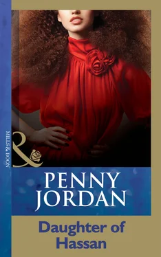 Penny Jordan Daughter Of Hassan обложка книги