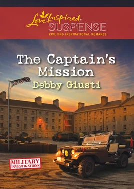 Debby Giusti The Captain's Mission обложка книги