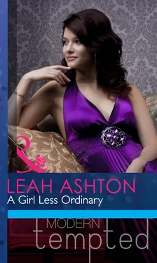 Leah Ashton A Girl Less Ordinary обложка книги