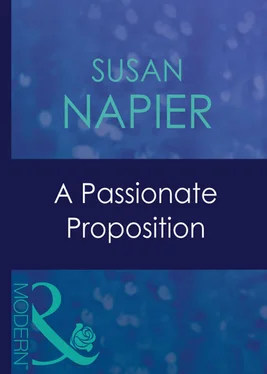 Susan Napier A Passionate Proposition обложка книги