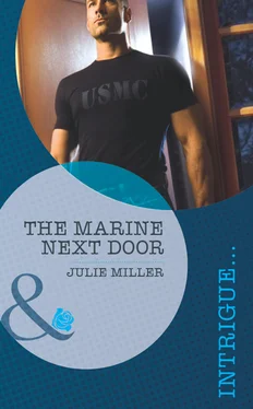 Julie Miller The Marine Next Door обложка книги