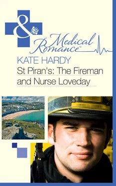 Kate Hardy St Piran's: The Fireman and Nurse Loveday обложка книги