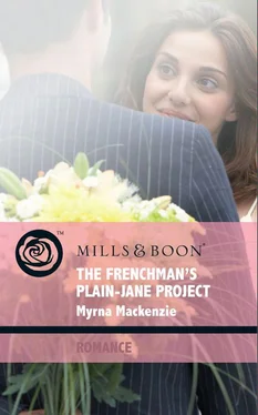 Myrna Mackenzie The Frenchman's Plain-Jane Project обложка книги