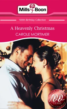 Carole Mortimer A Heavenly Christmas обложка книги