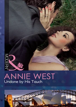 Annie West Undone by His Touch обложка книги