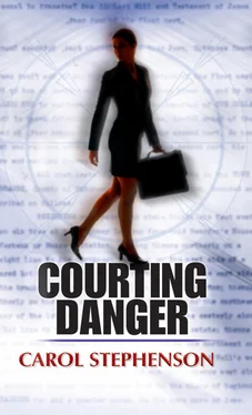 Carol Stephenson Courting Danger обложка книги