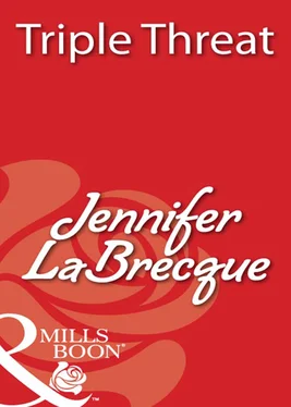 Jennifer Labrecque Triple Threat обложка книги