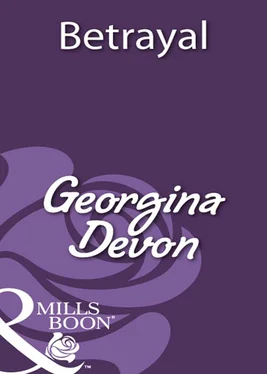 Georgina Devon Betrayal обложка книги