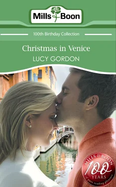 Lucy Gordon Christmas in Venice обложка книги