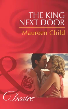 Maureen Child The King Next Door обложка книги