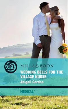 Abigail Gordon Wedding Bells For The Village Nurse обложка книги