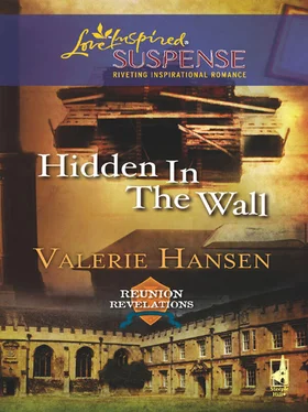 Valerie Hansen Hidden in the Wall обложка книги