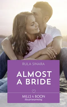 Rula Sinara Almost A Bride обложка книги