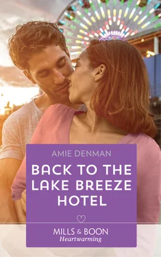 Amie Denman Back To The Lake Breeze Hotel обложка книги