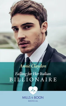 Annie Claydon Falling For Her Italian Billionaire обложка книги