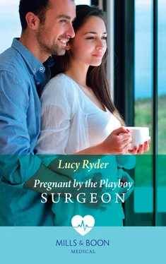 Lucy Ryder Pregnant By The Playboy Surgeon обложка книги