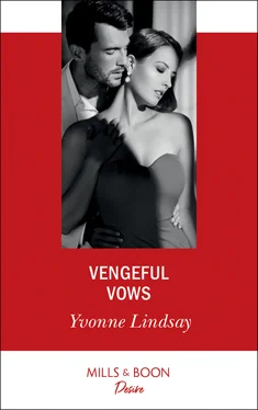 Yvonne Lindsay Vengeful Vows обложка книги