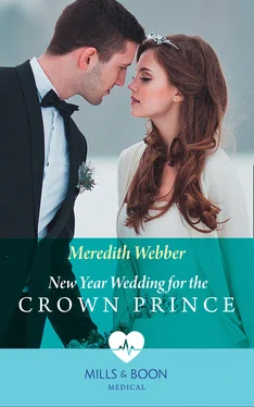 Meredith Webber New Year Wedding For The Crown Prince обложка книги
