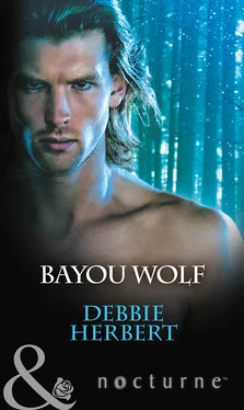 Debbie Herbert Bayou Wolf обложка книги