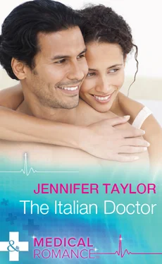 Jennifer Taylor The Italian Doctor обложка книги