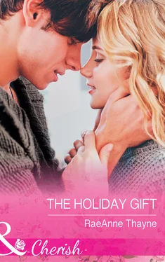 RaeAnne Thayne The Holiday Gift обложка книги