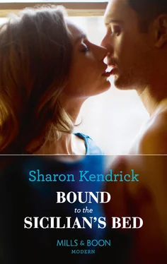 Sharon Kendrick Bound To The Sicilian's Bed обложка книги