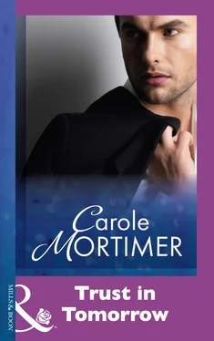 Carole Mortimer Trust In Tomorrow обложка книги