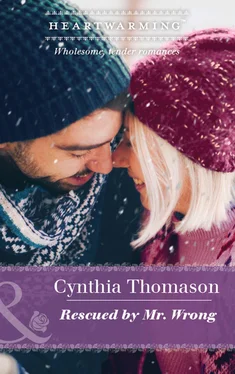 Cynthia Thomason Rescued By Mr. Wrong обложка книги