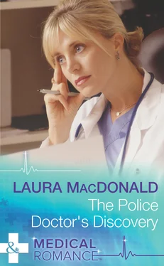 Laura Macdonald The Police Doctor's Discovery обложка книги