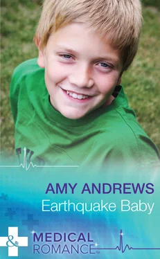 Amy Andrews Earthquake Baby обложка книги