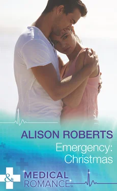 Alison Roberts Emergency: Christmas обложка книги