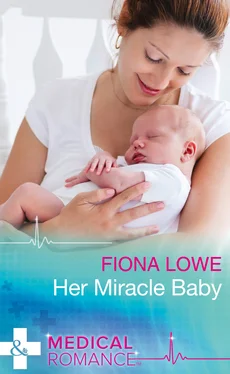 Fiona Lowe Her Miracle Baby обложка книги