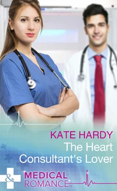 Kate Hardy The Heart Consultant's Lover обложка книги