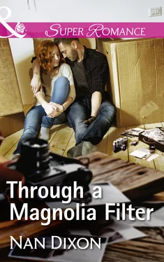 Nan Dixon Through A Magnolia Filter обложка книги