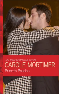 Carole Mortimer Prince's Passion обложка книги