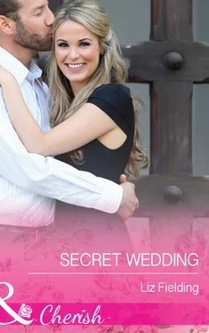 Liz Fielding Secret Wedding обложка книги