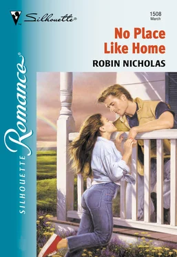 Robin Nicholas No Place Like Home обложка книги