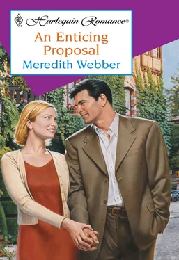 Meredith Webber An Enticing Proposal обложка книги