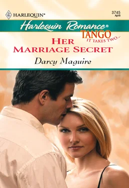 Darcy Maguire Her Marriage Secret обложка книги