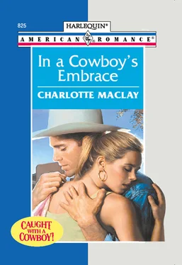 Charlotte Maclay In A Cowboy's Embrace обложка книги