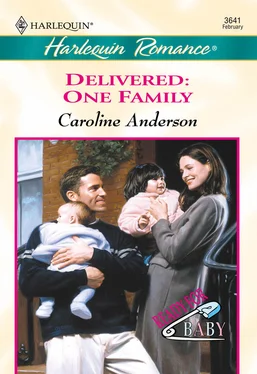 Caroline Anderson Delivered: One Family обложка книги