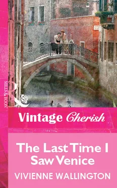 Vivienne Wallington The Last Time I Saw Venice обложка книги