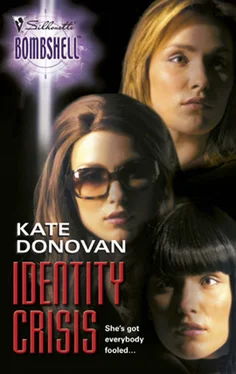 Kate Donovan Identity Crisis обложка книги