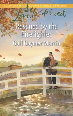 Gail Gaymer Martin Rescued by the Firefighter обложка книги