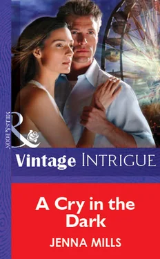 Jenna Mills A Cry In The Dark обложка книги
