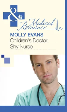 Molly Evans Children's Doctor, Shy Nurse обложка книги