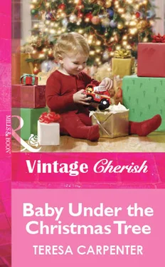 Teresa Carpenter Baby Under The Christmas Tree обложка книги