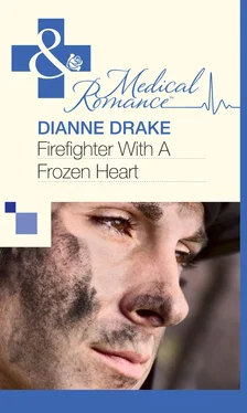 Dianne Drake Firefighter With A Frozen Heart обложка книги