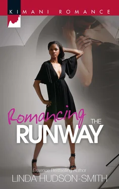 Linda Hudson-Smith Romancing the Runway обложка книги